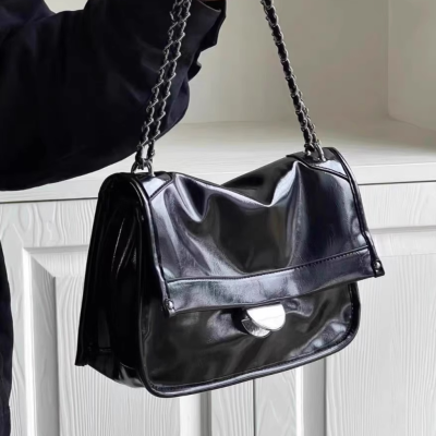 Niche premium soft leather retro commuter Tote Bag  chain locomotive underarm bag crossbody bag