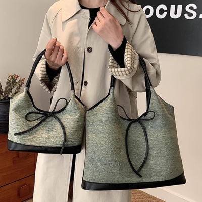 Leisure commuter large capacity denim bag bag women's new autumn and winter shoulder bag fashion Tote bag