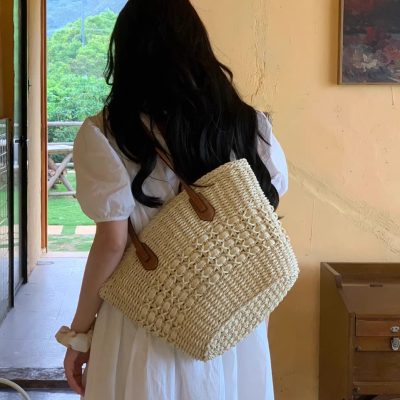 Summer large capacity straw braided bag French niche braided single shoulder underarm bag leisure everything beach hand tote bag
